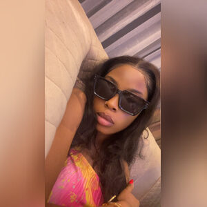 pinkyy, online dating profile photo