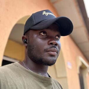 ayomisure, online dating profile photo