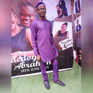 toluolat, online dating profile photo