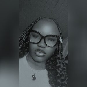 mirabelle, online dating profile photo