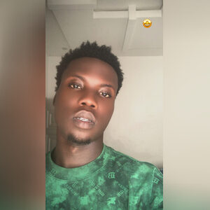 tomiakin, online dating profile photo