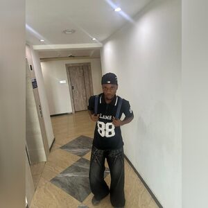 let404go, online dating profile photo