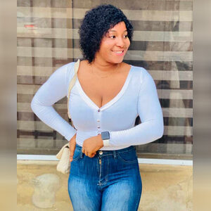 omowumi20, online dating profile photo