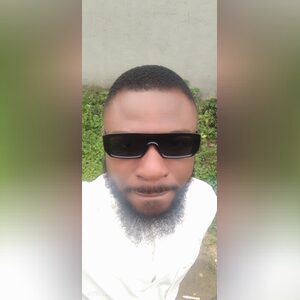 honestda, online dating profile photo