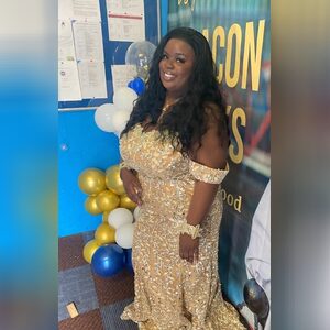 blk, online dating profile photo