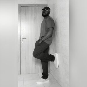 dmata, online dating profile photo