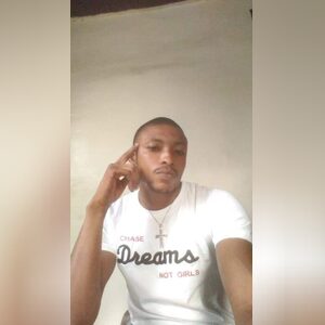 ayeyemio, online dating profile photo