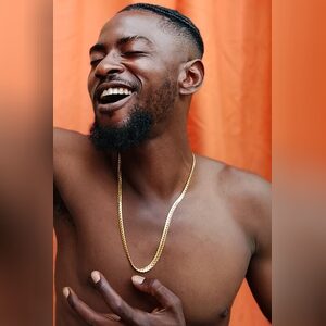 bstar, online dating profile photo