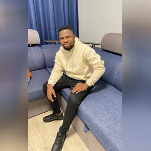 jamestou, online dating profile photo