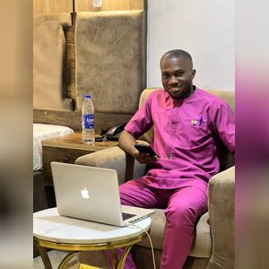 aeedot01, online dating profile photo