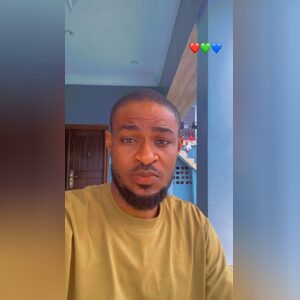 emmyoliv, online dating profile photo