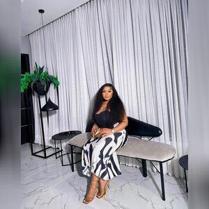 oogunlus, online dating profile photo