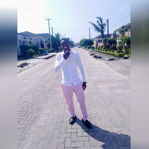 losas, online dating profile photo