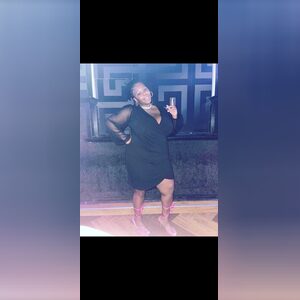 roarz, online dating profile photo