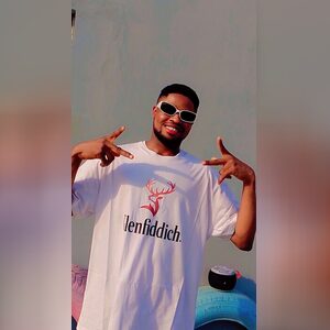 isaacsun, online dating profile photo