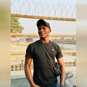 tochmorb, online dating profile photo