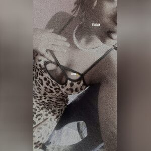 younglio, online dating profile photo