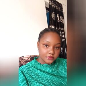 pea, online dating profile photo