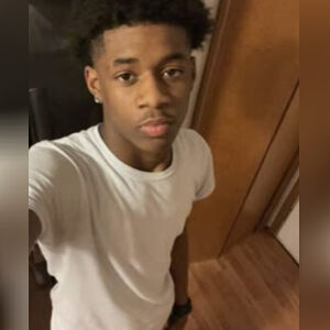 dami., online dating profile photo