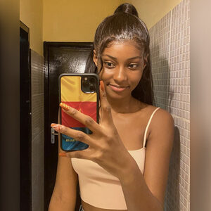 aazeeza, online dating profile photo