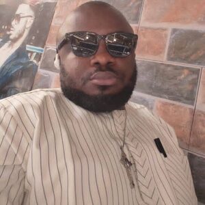 ononiwu, online dating profile photo