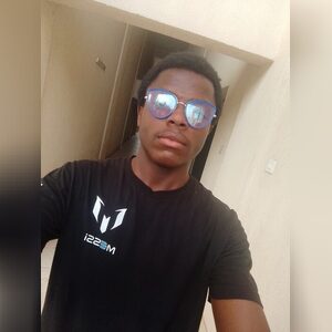 pauli, online dating profile photo