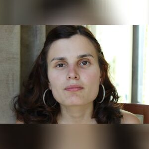 carlygov, online dating profile photo