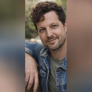 me.n.u, online dating profile photo