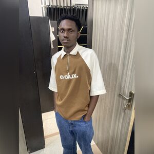 thisgodwin, online dating profile photo