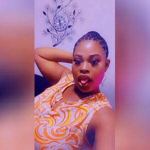 happy27, online dating profile photo