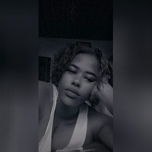 eliqueen, online dating profile photo