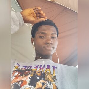 eatomide, online dating profile photo