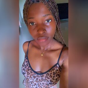 liz.., online dating profile photo