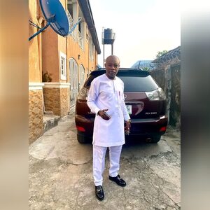 chinons, online dating profile photo