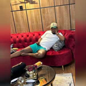 moseejio, online dating profile photo