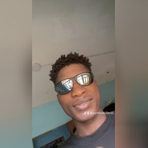 femiade1010, online dating profile photo