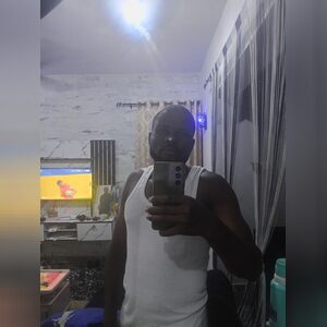 arinzejo, online dating profile photo