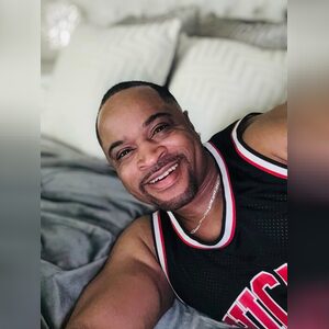 robinbro, online dating profile photo