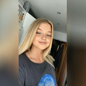 d7866264, online dating profile photo