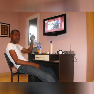 oshoke_y, online dating profile photo