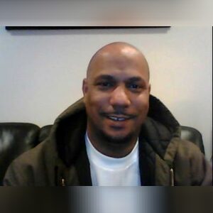 johnnyoffice, online dating profile photo
