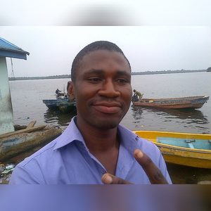 akinola0512, online dating profile photo