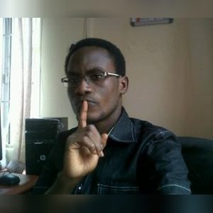 mosejide, online dating profile photo