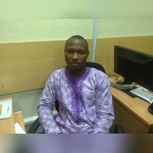 akinzo, online dating profile photo