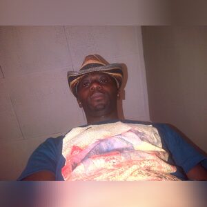 folami, online dating profile photo